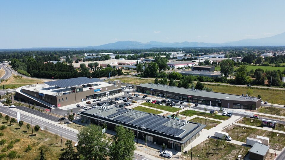 STENEN LOCATION-LOCAL COMMERCIAL-MONTEUX-84