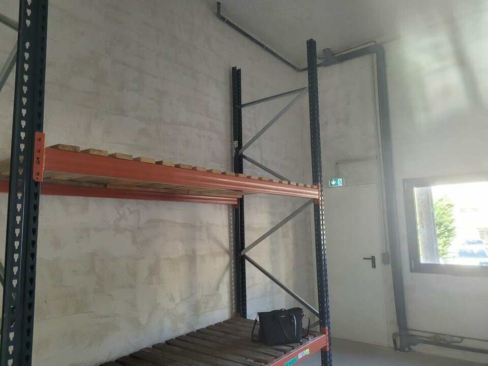 SAS VERSION LOCAL LOCATION-ENTREPOT-NEUVILLE_SUR_SAONE-69