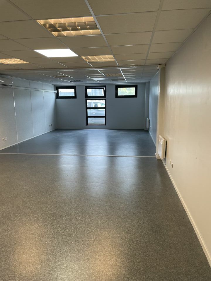 SAS VERSION LOCAL LOCATION-BUREAUX-GENAY-69