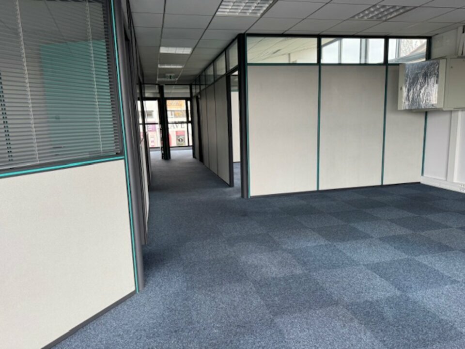 SAS VERSION LOCAL LOCATION-BUREAUX-LIMAS-69