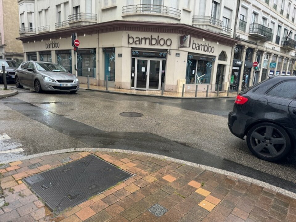 SAS VERSION LOCAL LOCATION-LOCAL COMMERCIAL-VILLEFRANCHE_SUR_SAONE-69