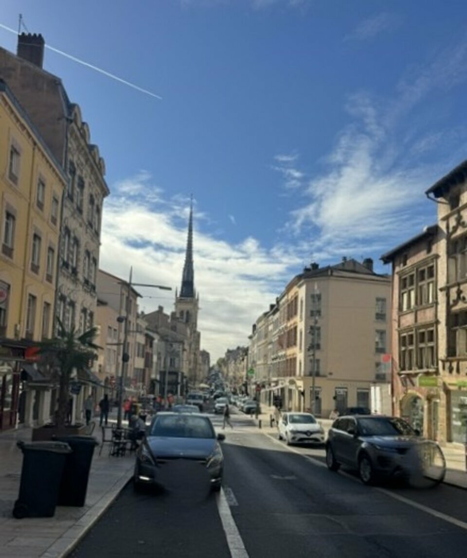 SAS VERSION LOCAL LOCATION-LOCAL COMMERCIAL-VILLEFRANCHE-SUR-SAONE-69