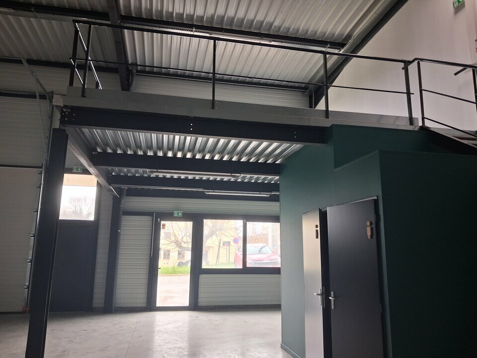 SAS VERSION LOCAL LOCATION-LOCAL D'ACTIVITE-FRANS-01