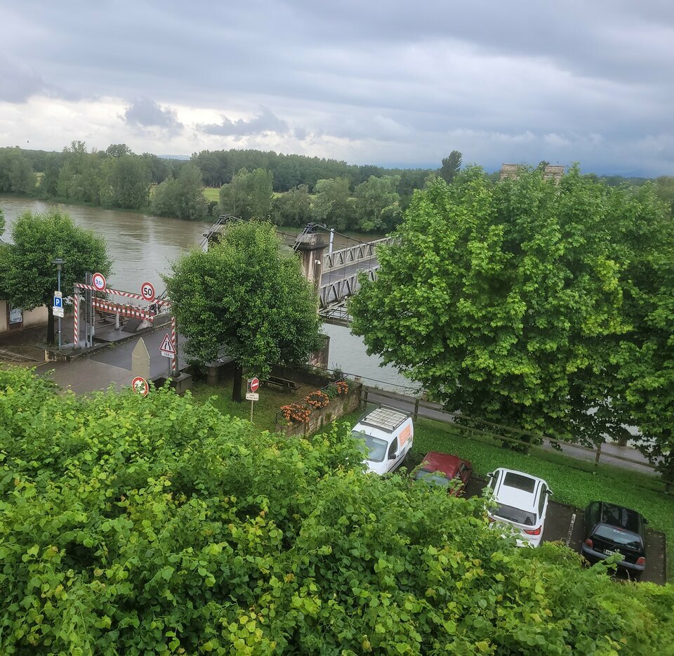 SAS VERSION LOCAL VENTE-LOCAL COMMERCIAL-MONTMERLE-SUR-SAONE-01