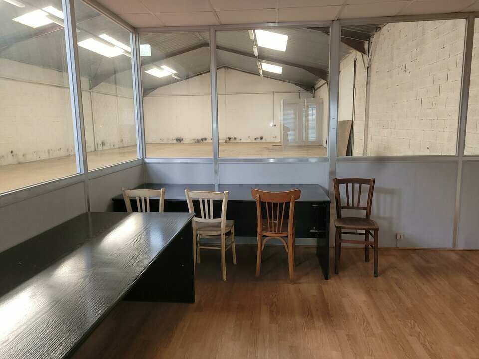 SAS VERSION LOCAL LOCATION-ENTREPOT-TREVOUX-01