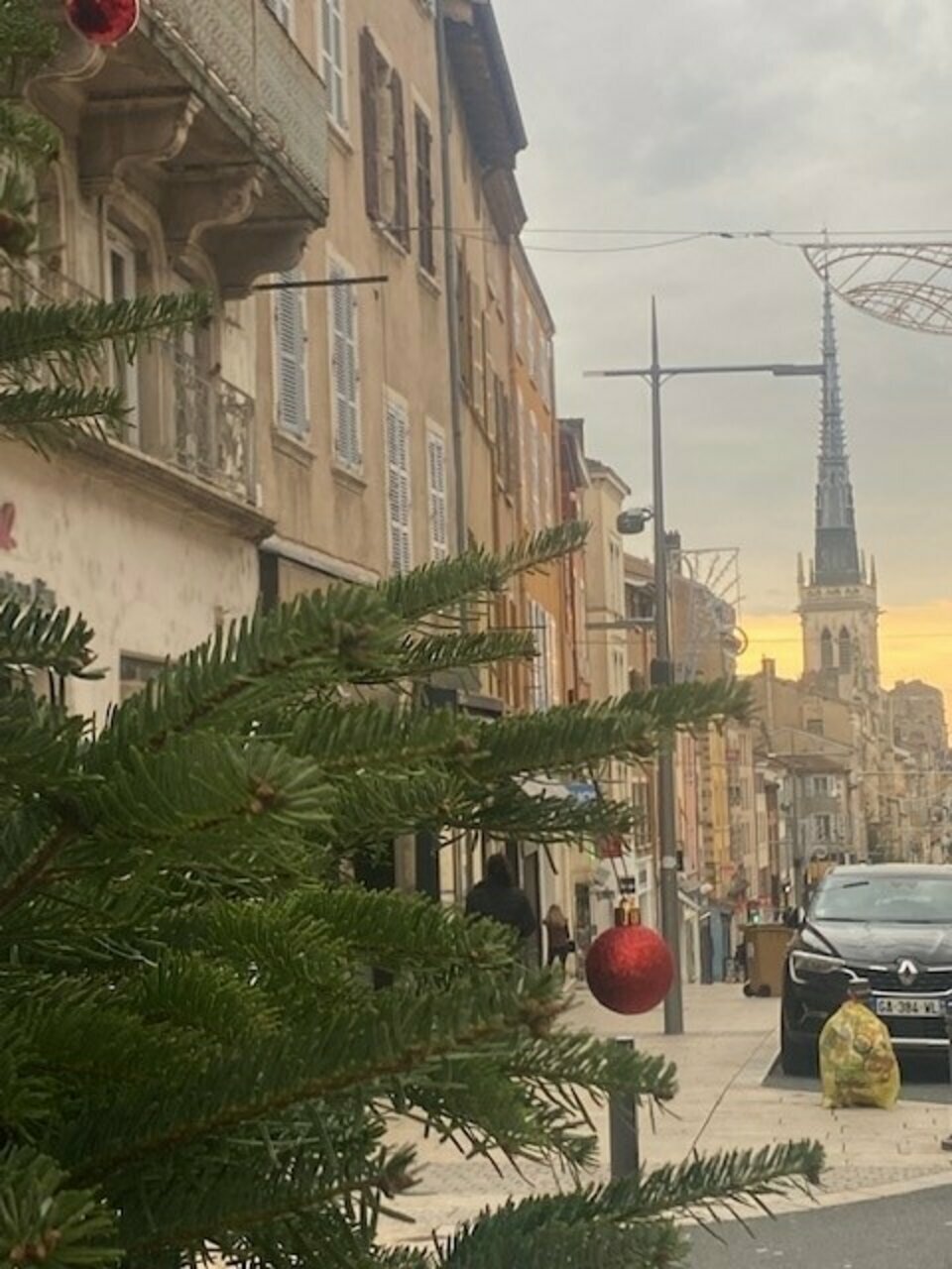 SAS VERSION LOCAL VENTE-FONDS DE COMMERCE-VILLEFRANCHE_SUR_SAONE-69