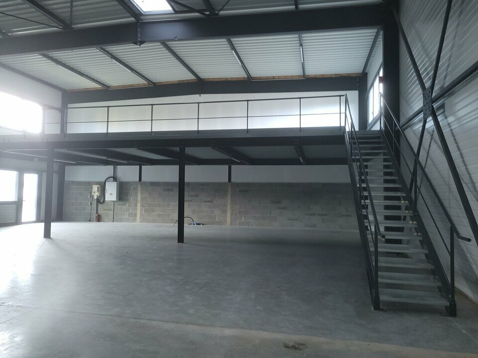 SAS VERSION LOCAL VENTE-LOCAL D'ACTIVITE-FRANS-01