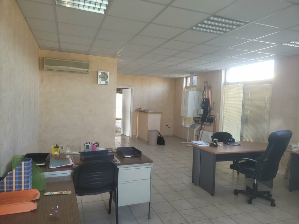 SAS VERSION LOCAL LOCATION-LOCAL D'ACTIVITE-REGNIE_DURETTE-69