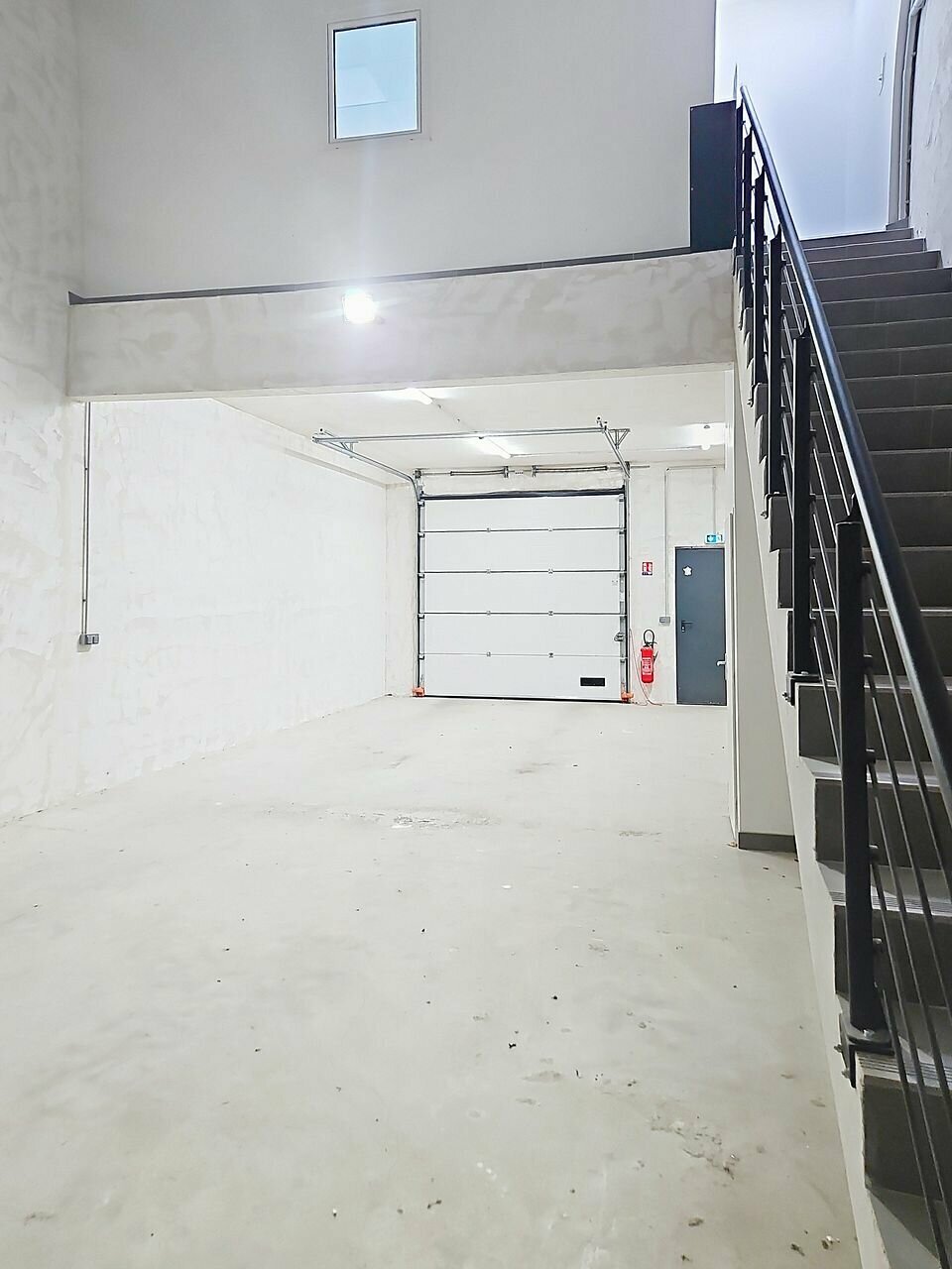 SAS VERSION LOCAL LOCATION-ENTREPOT-MONTANAY-69