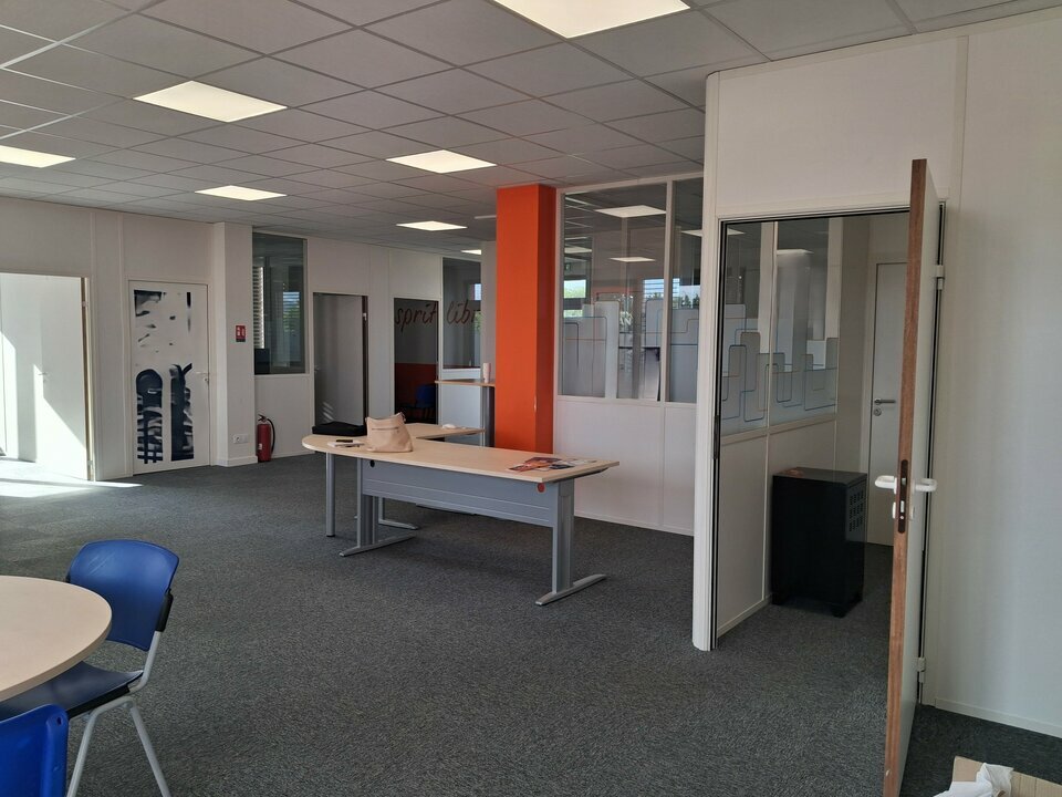SAS VERSION LOCAL VENTE-BUREAUX-BELLEVILLE-69