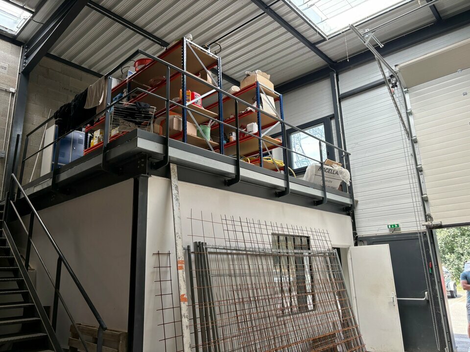 SAS VERSION LOCAL LOCATION-LOCAL D'ACTIVITE-GENAY-69