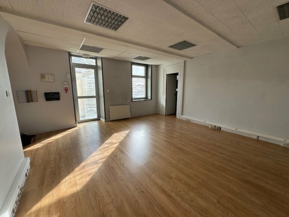 SAS VERSION LOCAL LOCATION-BUREAUX-VILLEFRANCHE_SUR_SAONE-69