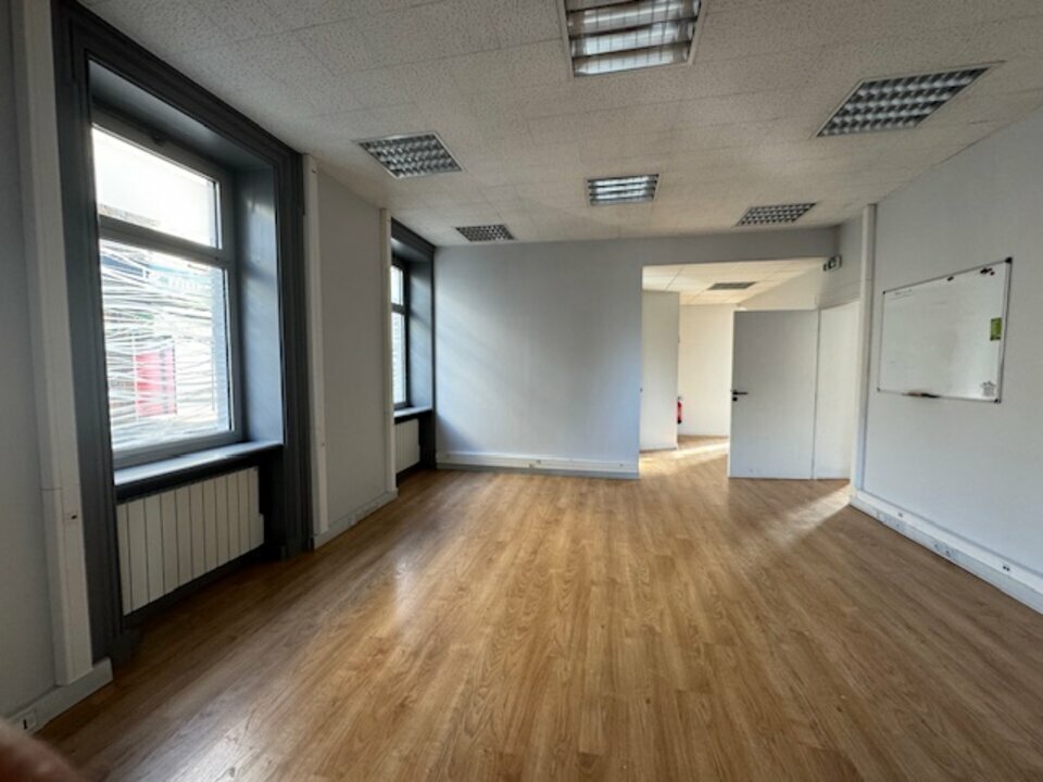 SAS VERSION LOCAL LOCATION-BUREAUX-VILLEFRANCHE_SUR_SAONE-69