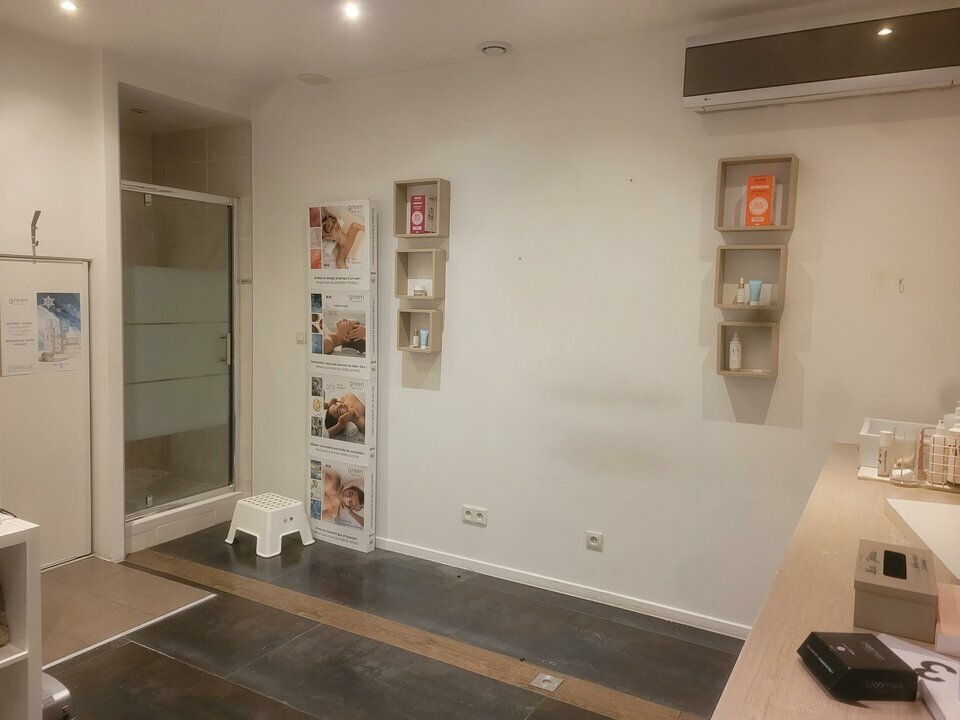 SAS VERSION LOCAL LOCATION-LOCAL COMMERCIAL-MASSIEUX-01