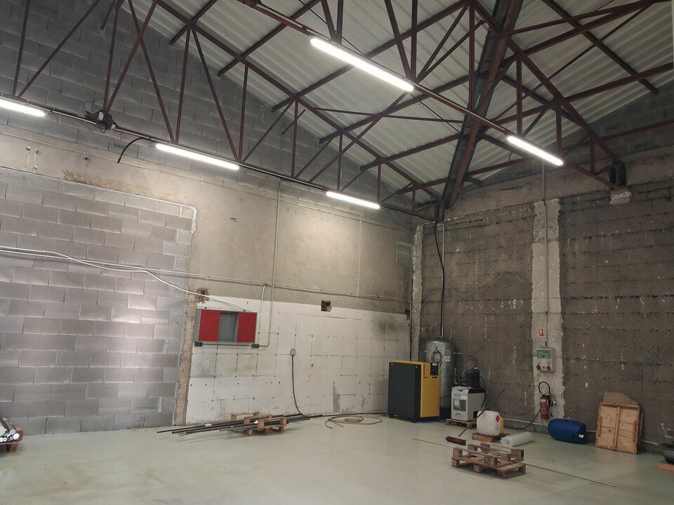 SAS VERSION LOCAL LOCATION-LOCAL D'ACTIVITE-LANCIE-69
