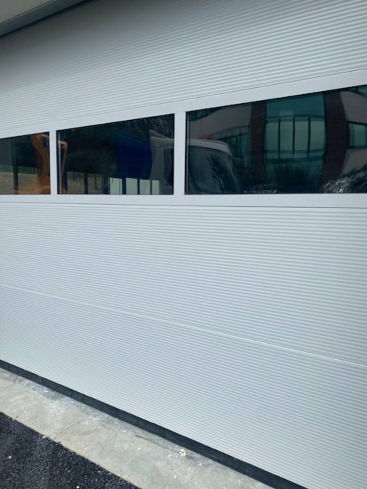 SAS VERSION LOCAL VENTE-LOCAL D'ACTIVITE-LISSIEU-69