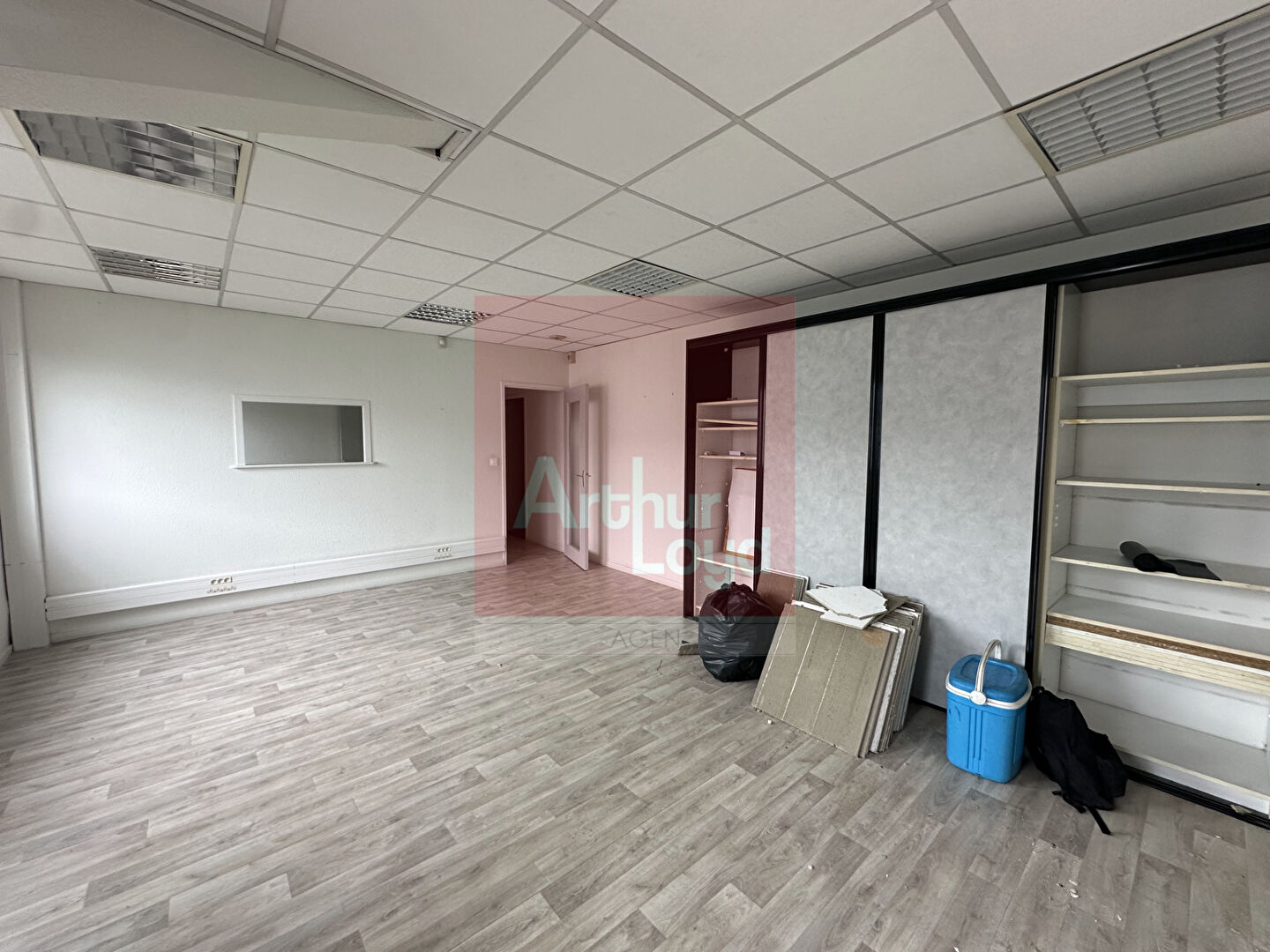 ARTHUR LOYD AGEN LOCATION-BUREAUX-BOE-47