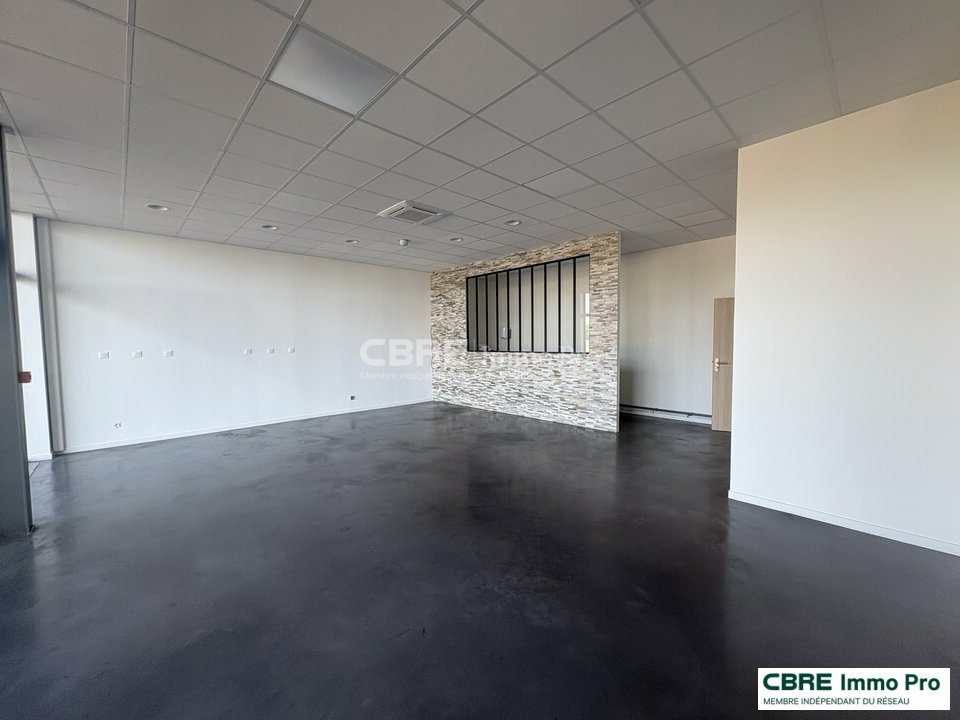CBRE IMMO PRO LOCATION-LOCAL COMMERCIAL-DISSAY-86