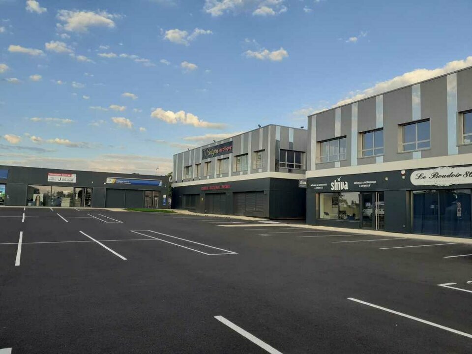 CBRE IMMO PRO LOCATION-BUREAUX-BIARD-86