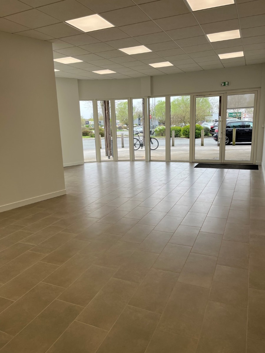CBRE IMMO PRO LOCATION-LOCAL COMMERCIAL-BESSINES-79