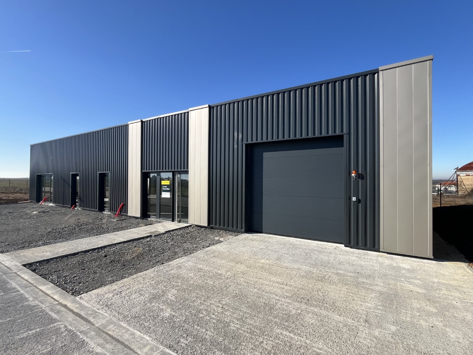 CBRE IMMO PRO LOCATION-BUREAUX-BIARD-86