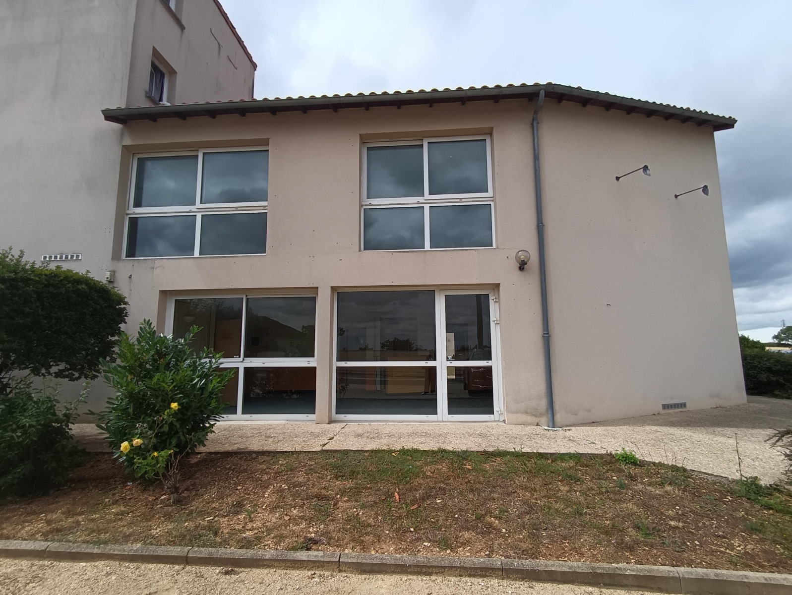 CBRE IMMO PRO VENTE-LOCAL COMMERCIAL-CHASSENEUIL_DU_POITOU-86