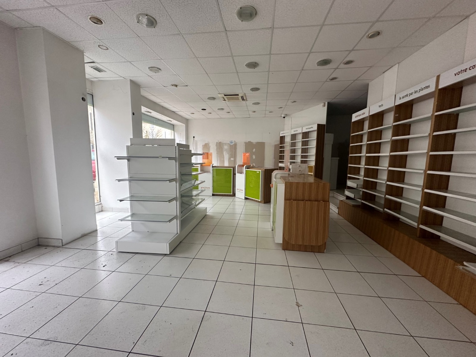 CBRE IMMO PRO LOCATION-LOCAL COMMERCIAL-VIVONNE-86