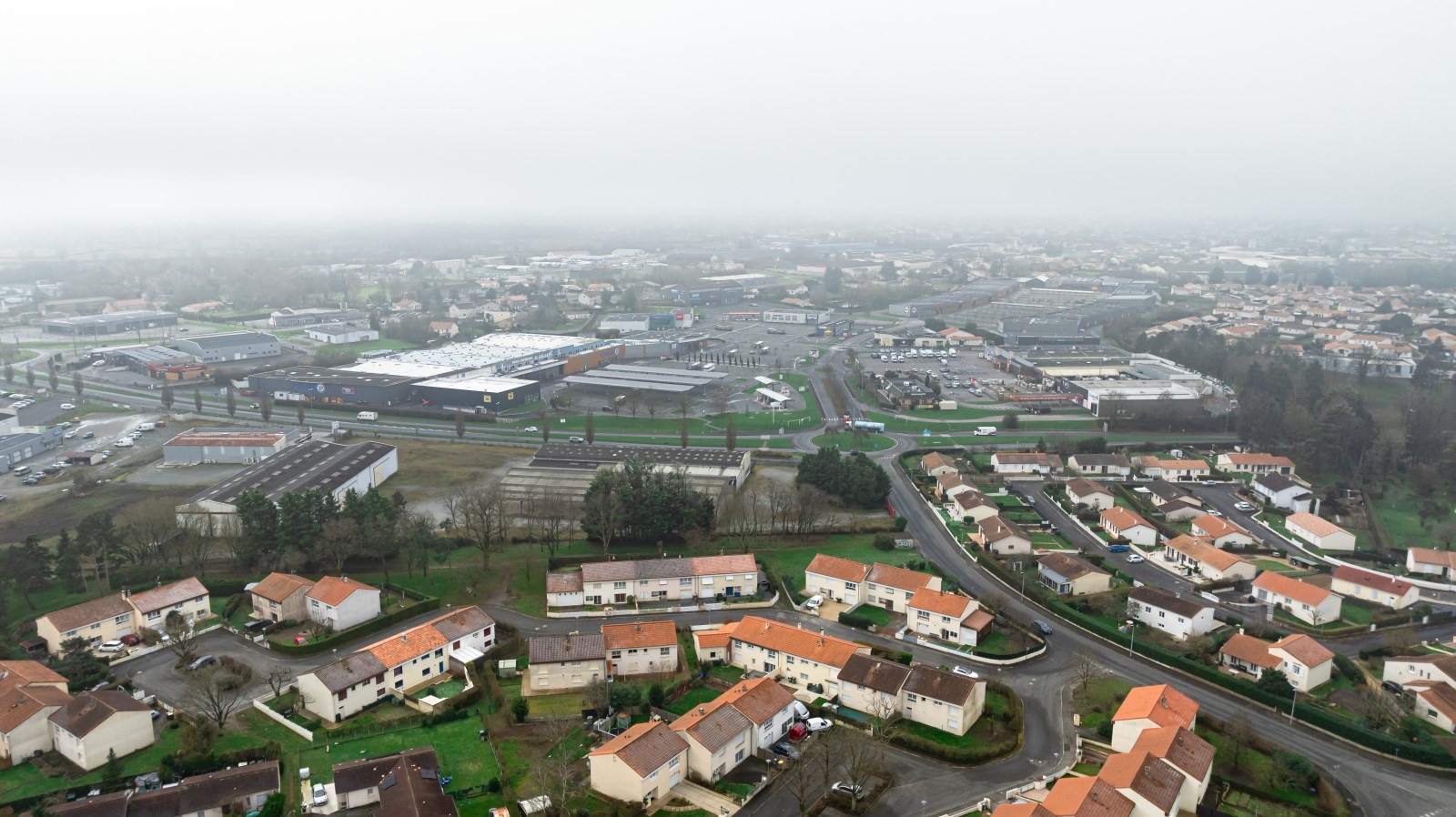 CBRE IMMO PRO LOCATION-LOCAL COMMERCIAL-PARTHENAY-79