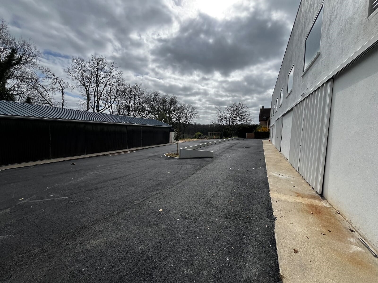 CBRE IMMO PRO LOCATION-LOCAL COMMERCIAL-MONTAMISE-86