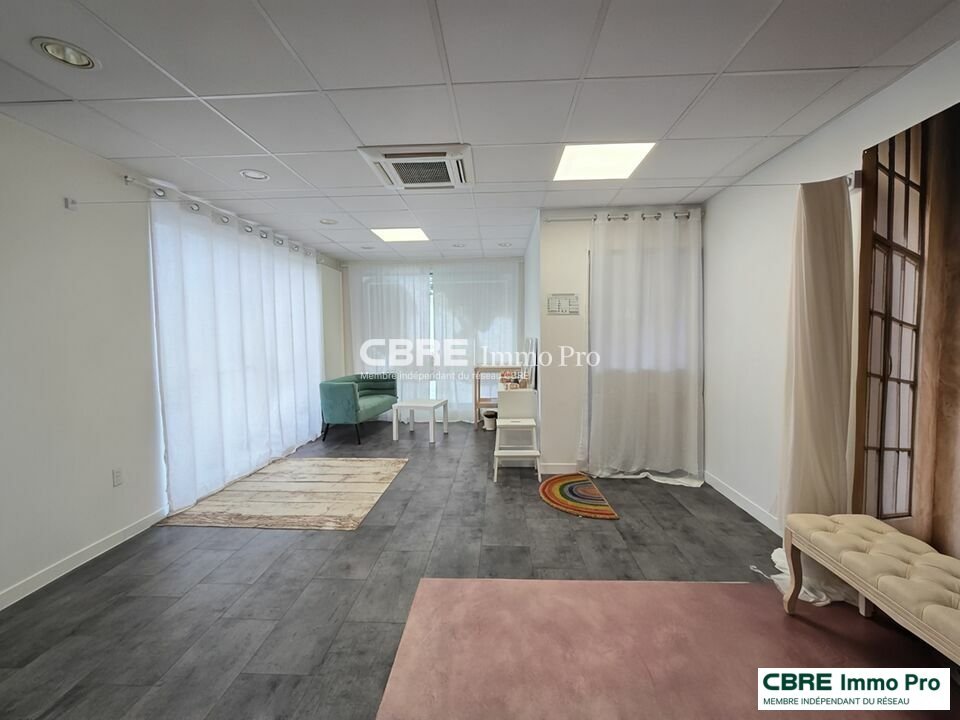 CBRE IMMO PRO LOCATION-LOCAL COMMERCIAL-MONTAMISE-86
