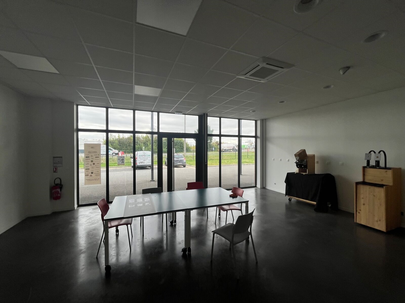 CBRE IMMO PRO LOCATION-LOCAL COMMERCIAL-DISSAY-86