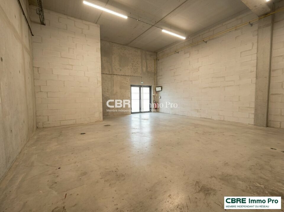 CBRE IMMO PRO LOCATION-ENTREPOT-BIARD-86