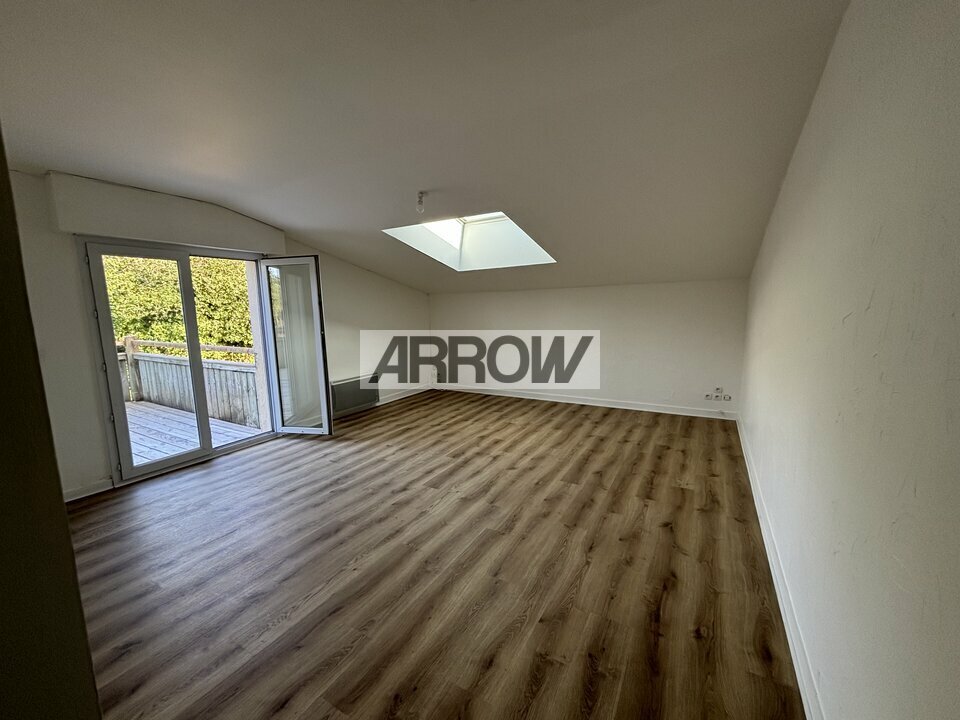 ARROW VANNES LOCATION-BUREAUX-LE_HEZO-56