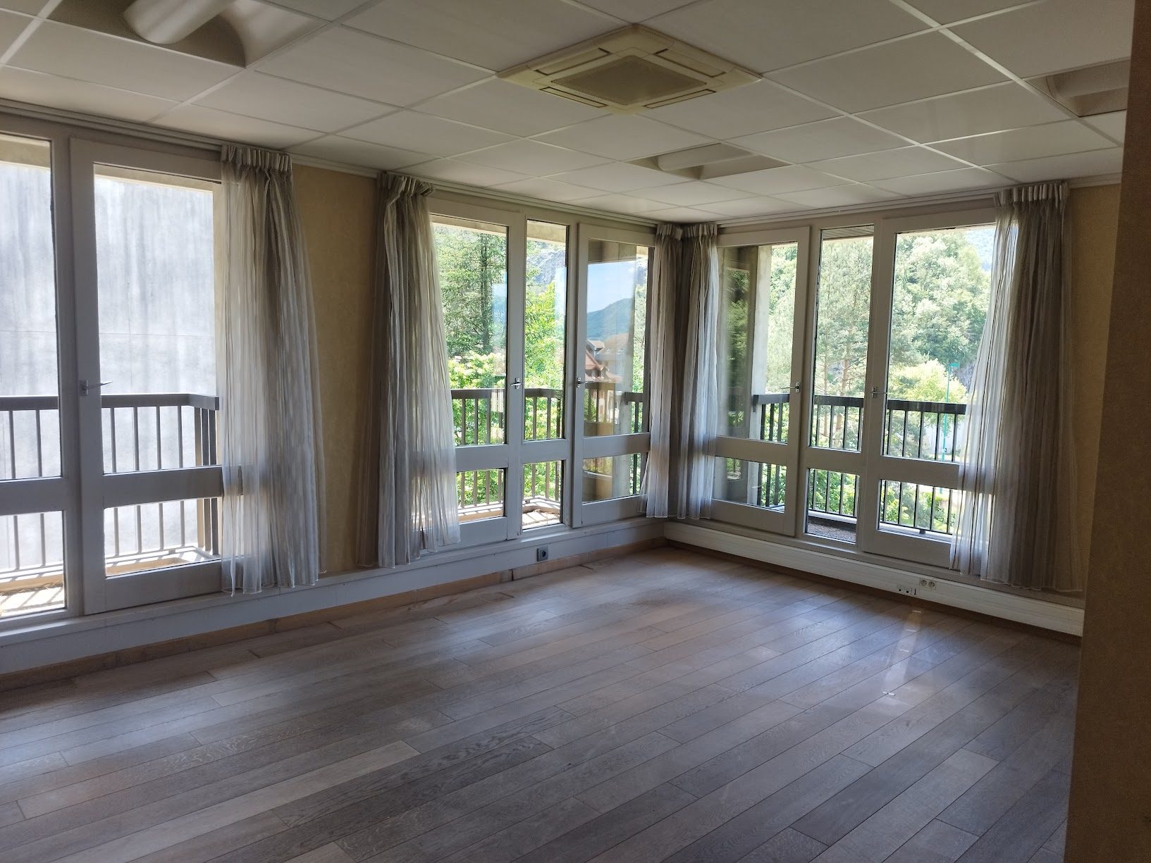 L3P VENTE-BUREAUX-CLUSES-74